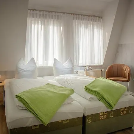 H&H Apartments Im Herzen Der Stadt In Der Lange Strasse Geraeumig Ruhig Mit Kueche Und Esstisch Greifswald Exterior photo