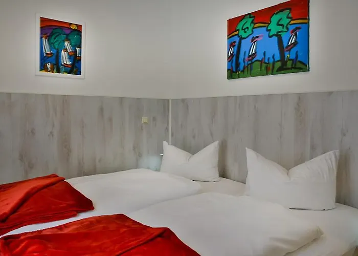 H&H Apartments Im Herzen Der Stadt In Der Lange Strasse Geraeumig Ruhig Mit Kueche Und Esstisch