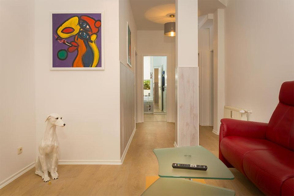 H&h Im Herzen Der Stadt In Der Lange Strasse Geraeumig Ruhig Mit Kueche Und Esstisch Apartment