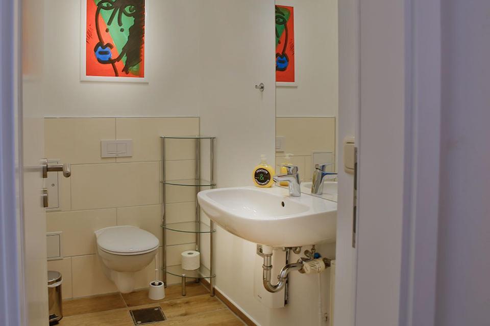 H&h Im Herzen Der Stadt In Der Lange Strasse Geraeumig Ruhig Mit Kueche Und Esstisch Apartment