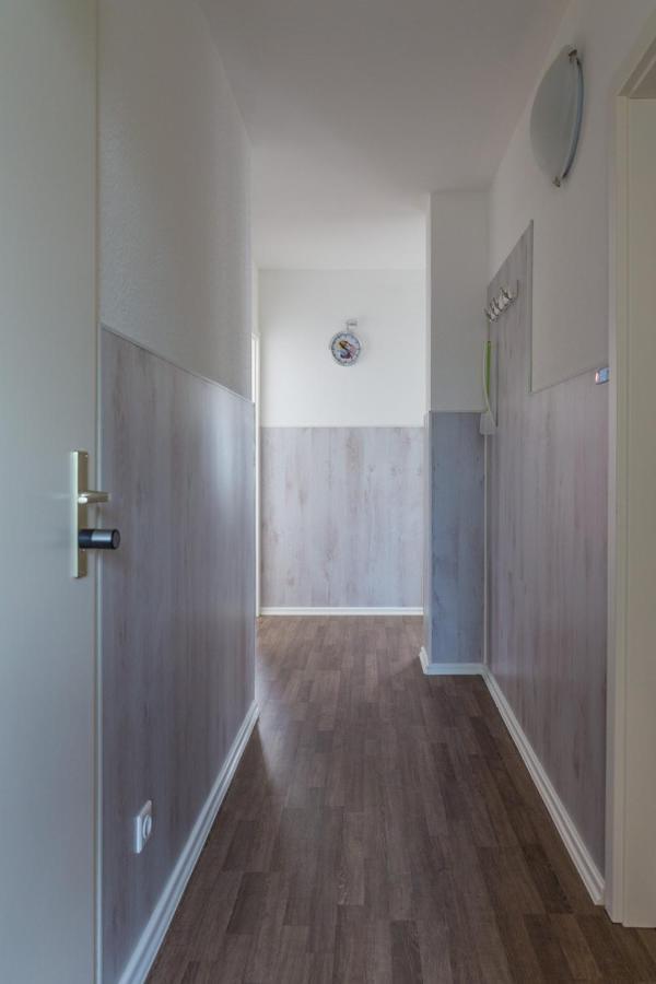 Apartment H&h Im Herzen Der Stadt In Der Lange Strasse Geraeumig Ruhig Mit Kueche Und Esstisch *