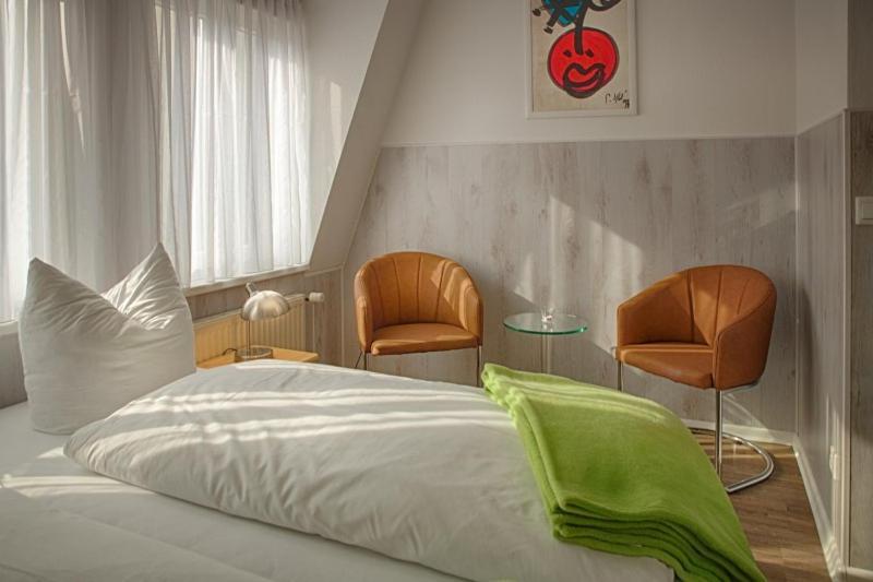 H&h Im Herzen Der Stadt In Der Lange Strasse Geraeumig Ruhig Mit Kueche Und Esstisch Apartment Greifswald