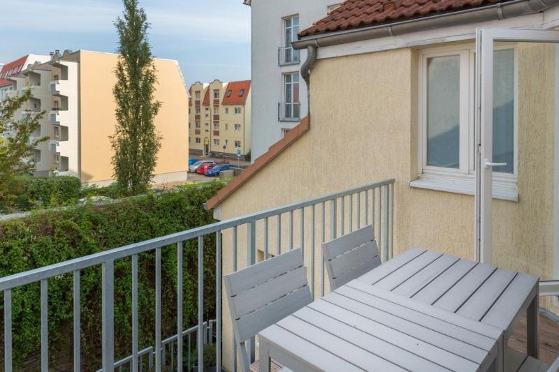 H&h Im Herzen Der Stadt In Der Lange Strasse Geraeumig Ruhig Mit Kueche Und Esstisch Apartment