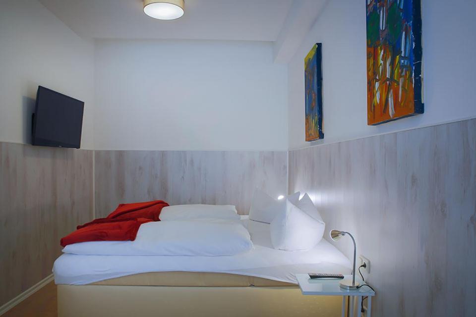 H&h Im Herzen Der Stadt In Der Lange Strasse Geraeumig Ruhig Mit Kueche Und Esstisch Apartment Greifswald